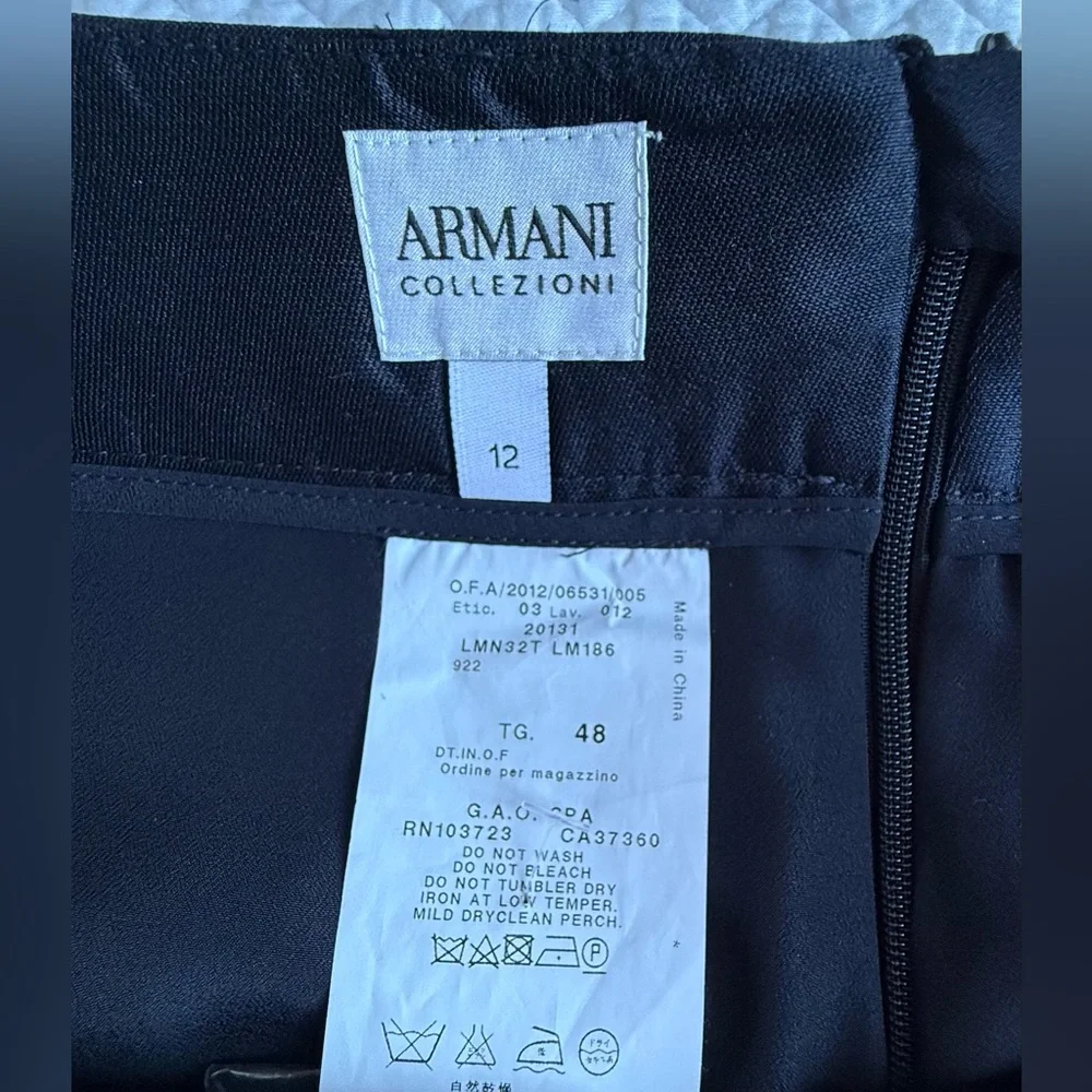 Armani Collezioni Classic Short Black Skirt Size 12 NWT